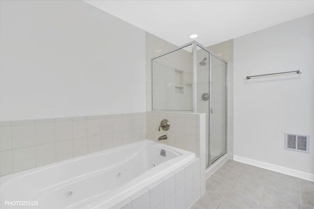 425 Benjamin Drive 207, Vernon Hills, IL 60061