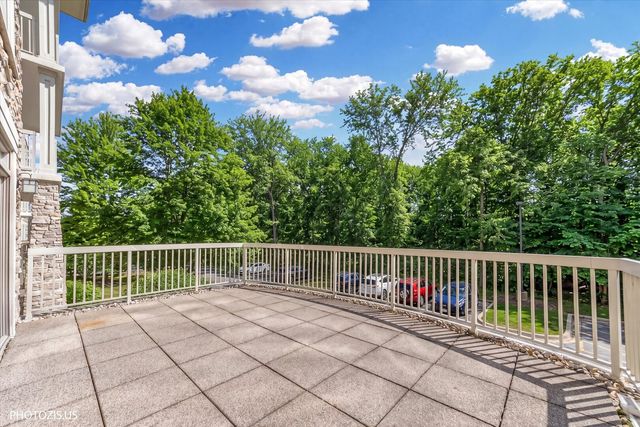 425 Benjamin Drive 207, Vernon Hills, IL 60061