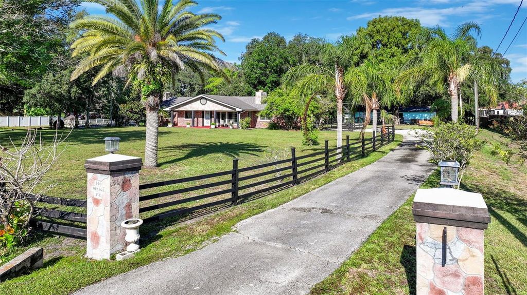 298-300 ORANGE AVENUE, St Cloud, FL 34769