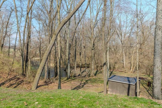 54230 County Rd 8, Middlebury, IN 46540