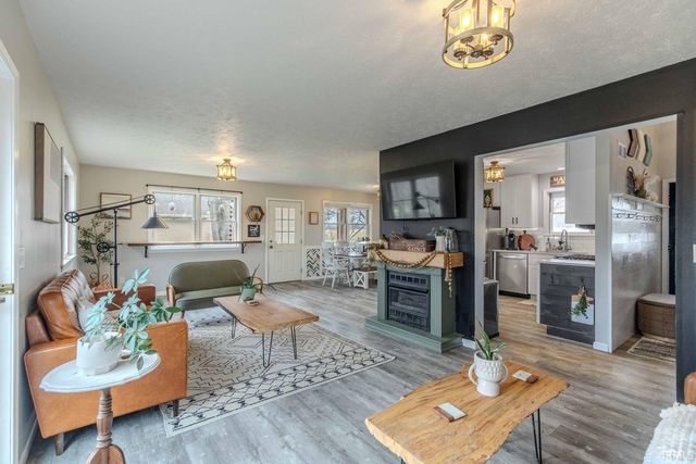 54230 County Rd 8, Middlebury, IN 46540