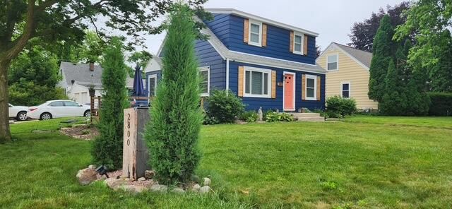 2800 S 111th STREET, West Allis, WI 53227