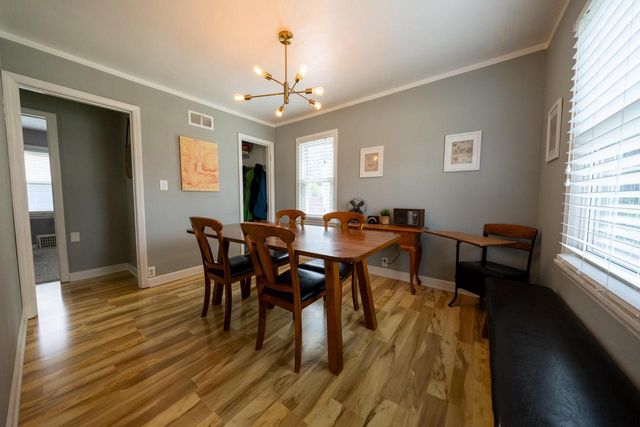 2800 S 111th STREET, West Allis, WI 53227