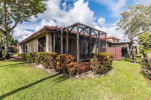 3044 La Mirage Dr, Lauderhill, FL 33319