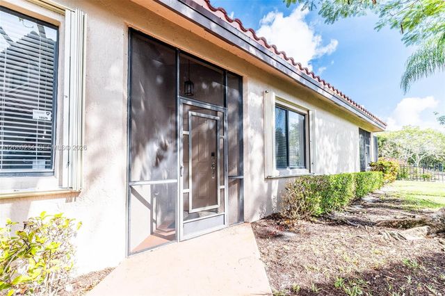 3044 La Mirage Dr, Lauderhill, FL 33319
