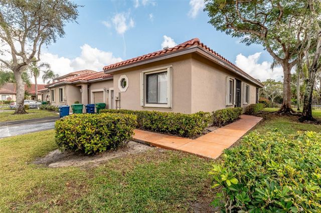 3044 La Mirage Dr, Lauderhill, FL 33319