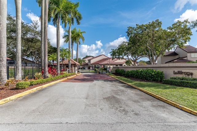 3044 La Mirage Dr, Lauderhill, FL 33319