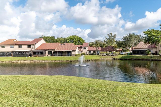 3044 La Mirage Dr, Lauderhill, FL 33319