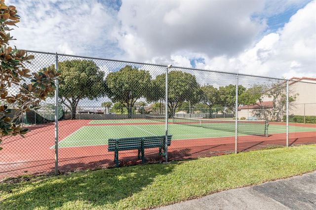 3044 La Mirage Dr, Lauderhill, FL 33319