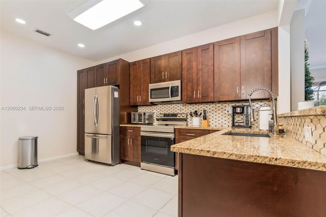 3044 La Mirage Dr, Lauderhill, FL 33319