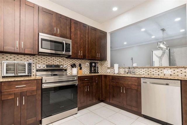 3044 La Mirage Dr, Lauderhill, FL 33319