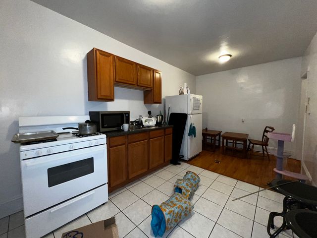 3053 W Argyle Street 2, Chicago, IL 60625