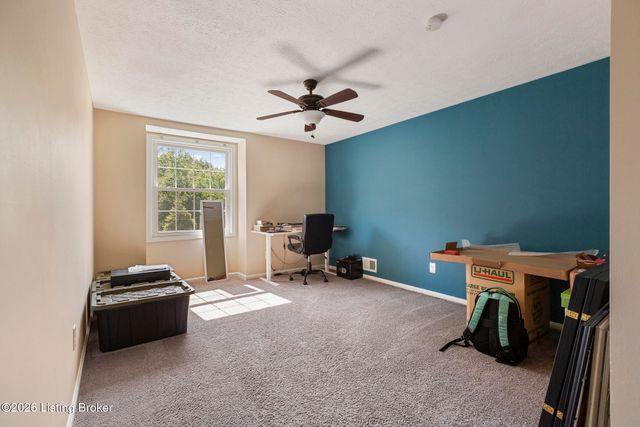 7413 Colt Dr, Louisville, KY 40214