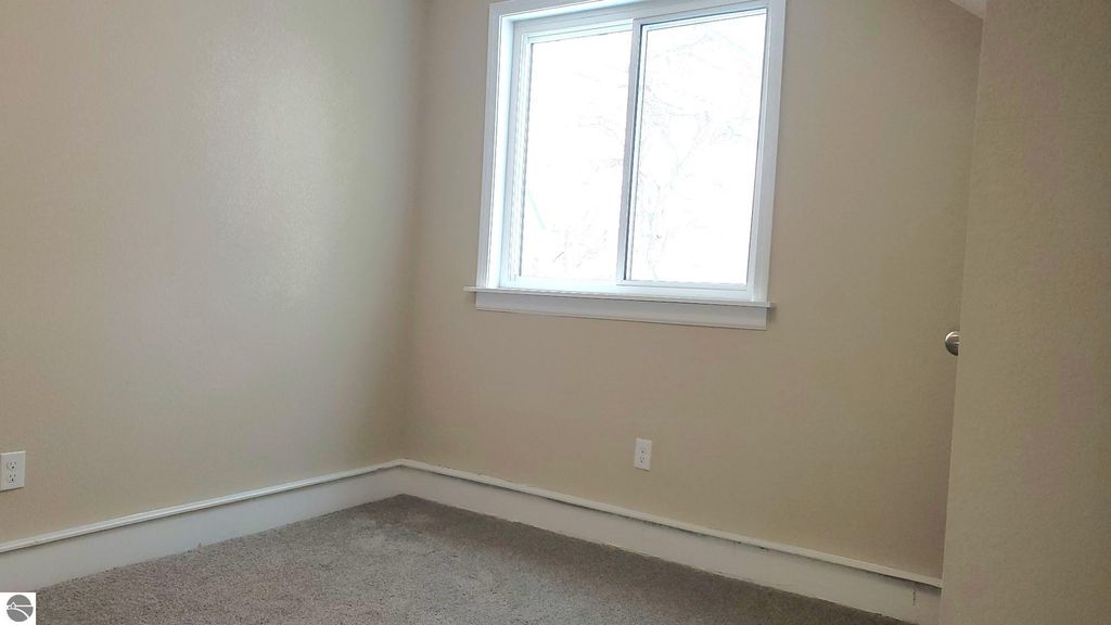 Image 14 of property listing at 634 S Oak Street, Mt Pleasant, MI 48858