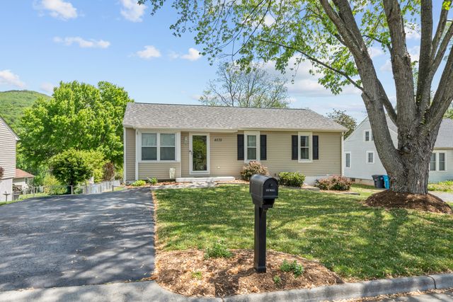 4575 Nelms LN, Roanoke, VA 24019