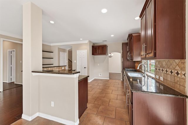 35 Woodmoor Place, Magnolia, TX 77354