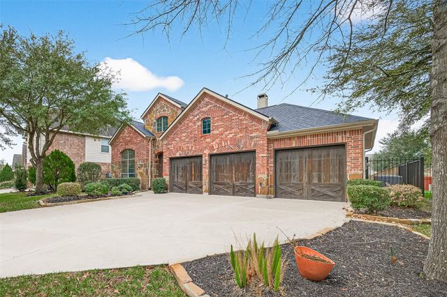 35 Woodmoor Place, Magnolia, TX 77354