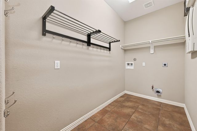 35 Woodmoor Place, Magnolia, TX 77354