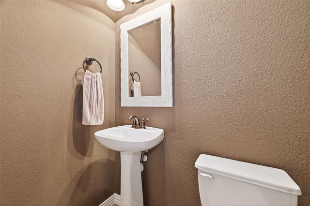 35 Woodmoor Place, Magnolia, TX 77354