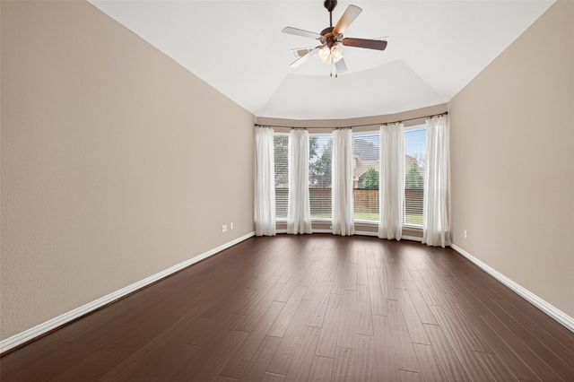 35 Woodmoor Place, Magnolia, TX 77354