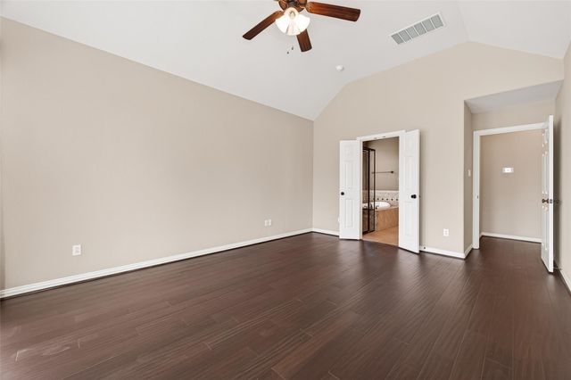 35 Woodmoor Place, Magnolia, TX 77354