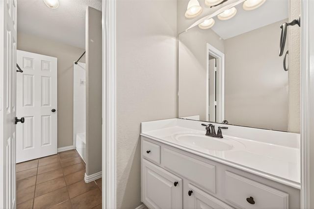 35 Woodmoor Place, Magnolia, TX 77354