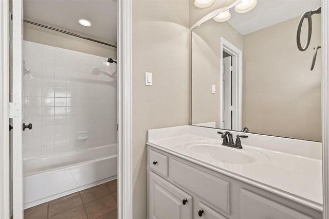 35 Woodmoor Place, Magnolia, TX 77354