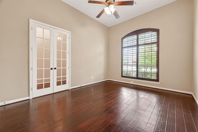 35 Woodmoor Place, Magnolia, TX 77354