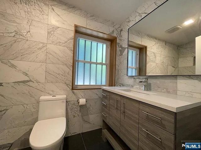 9009 Riverside Place 2, North Bergen, NJ 07047