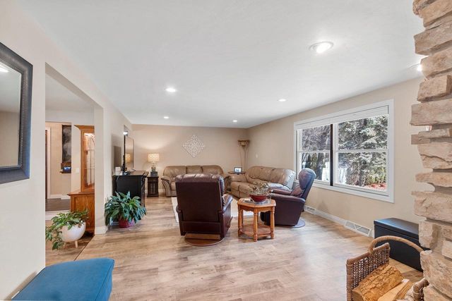 2031 PARKWOOD COURT, Green Bay, WI 54304