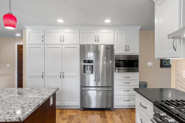 2031 PARKWOOD COURT, Green Bay, WI 54304