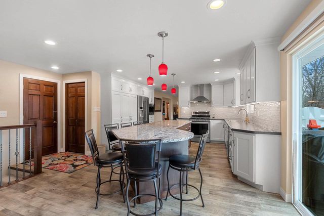 2031 PARKWOOD COURT, Green Bay, WI 54304