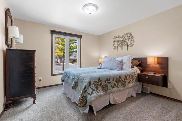 2031 PARKWOOD COURT, Green Bay, WI 54304