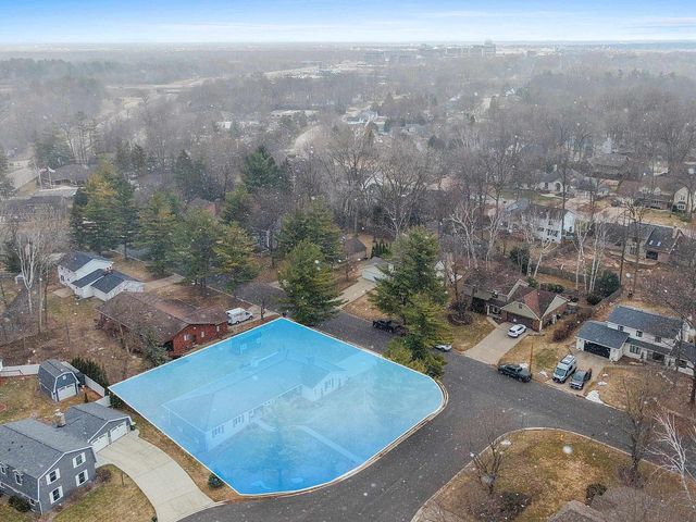 2031 PARKWOOD COURT, Green Bay, WI 54304