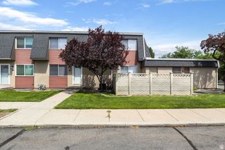 9744 S YORKSHIRE DR, South Jordan, UT 84009