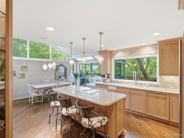 4751 Rolling Ridge Road, West Bloomfield, MI 48323