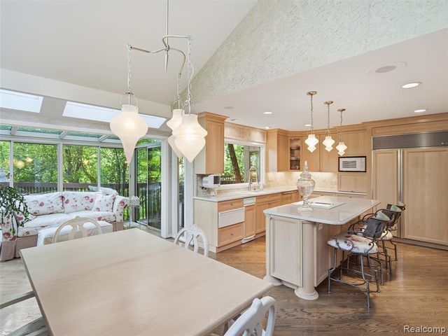 4751 Rolling Ridge Road, West Bloomfield, MI 48323