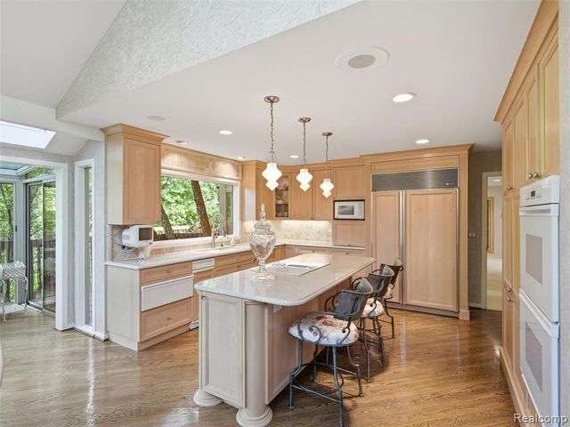 4751 Rolling Ridge Road, West Bloomfield, MI 48323