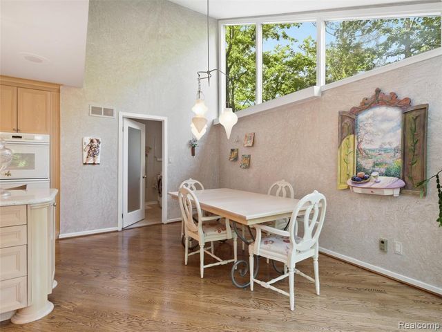 4751 Rolling Ridge Road, West Bloomfield, MI 48323