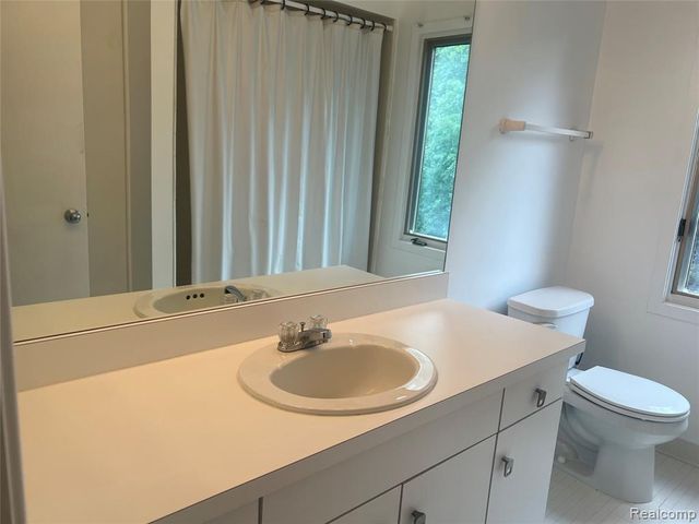 4751 Rolling Ridge Road, West Bloomfield, MI 48323