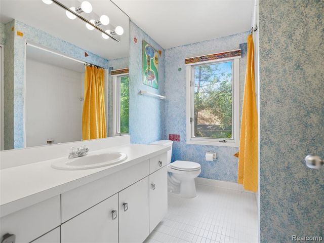 4751 Rolling Ridge Road, West Bloomfield, MI 48323