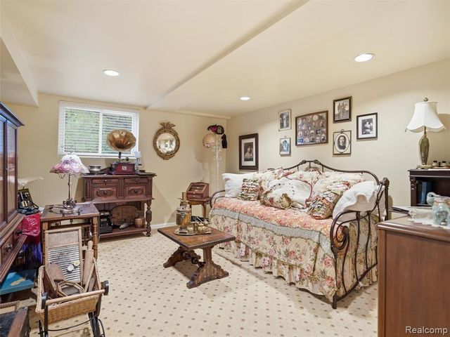 4751 Rolling Ridge Road, West Bloomfield, MI 48323