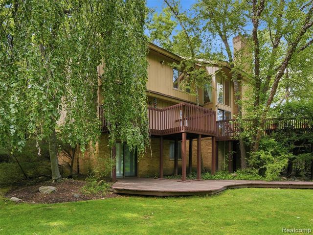 4751 Rolling Ridge Road, West Bloomfield, MI 48323