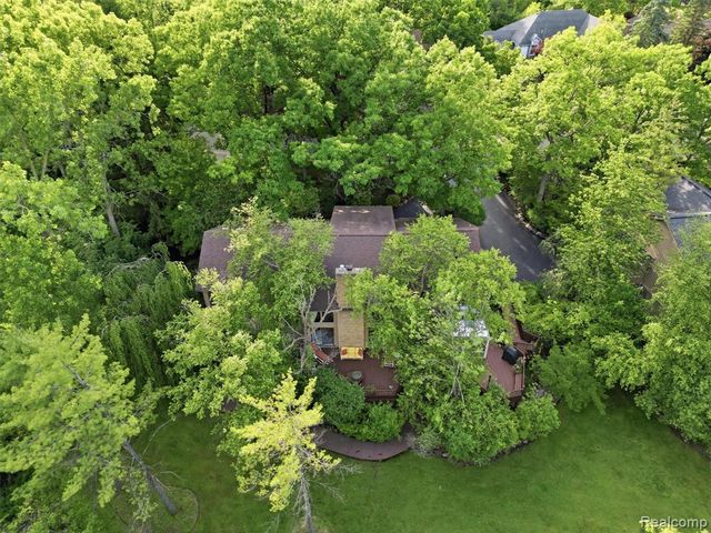 4751 Rolling Ridge Road, West Bloomfield, MI 48323