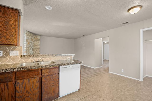 9810 Roxanna DR, Austin, TX 78748