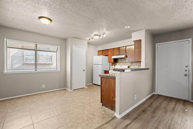 9810 Roxanna DR, Austin, TX 78748