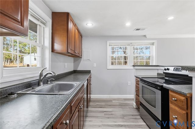 12145 White Bark Rd, Ruther Glen, VA 22546