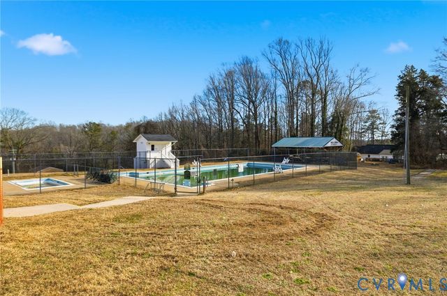 12145 White Bark Rd, Ruther Glen, VA 22546