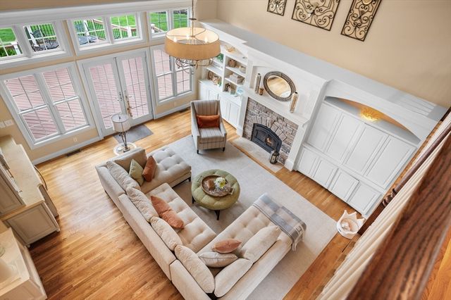 2 Barron Ct, Andover, MA 01810