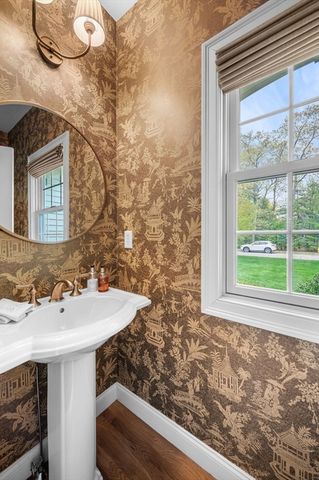 2 Barron Ct, Andover, MA 01810